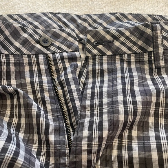 Ashworth Men’s Golf Shorts. Waist size is 35”. Black background with a pattern. - Picture 4 of 6